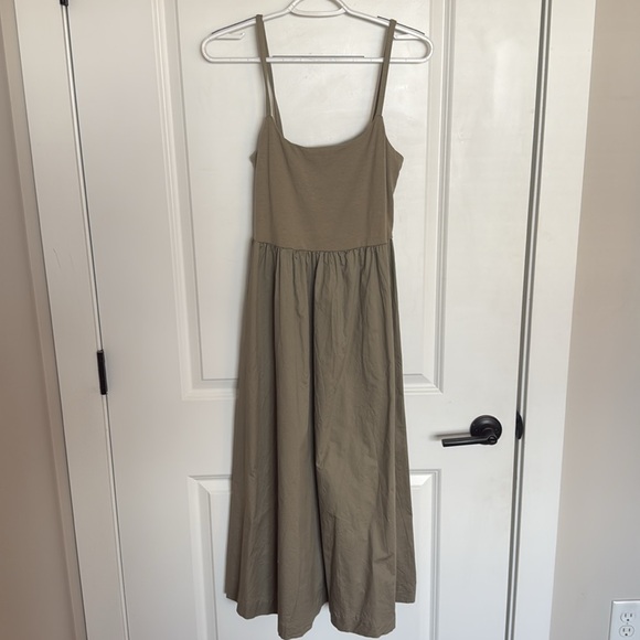 Old Navy Mixed Material Midi Dress - Picture 4 of 6